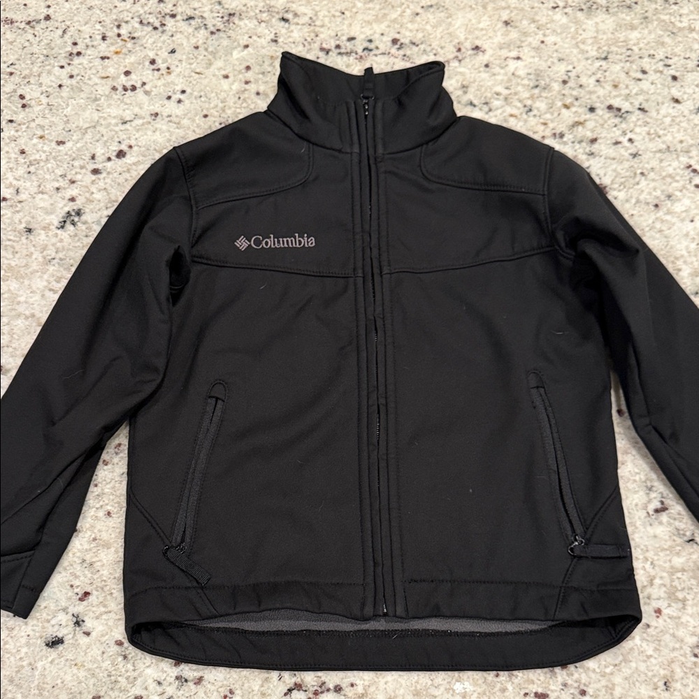 Columbia Kids Black soft shell coat 6/7 fits smaller
